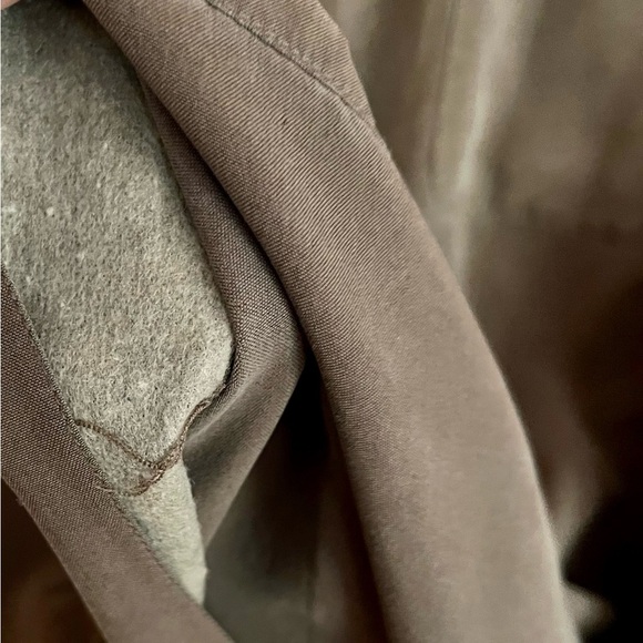 Dark Gray Button-Up Jacket Shirt Pockets Side Slits Muted Color Soft Well Made - Picture 11 of 11